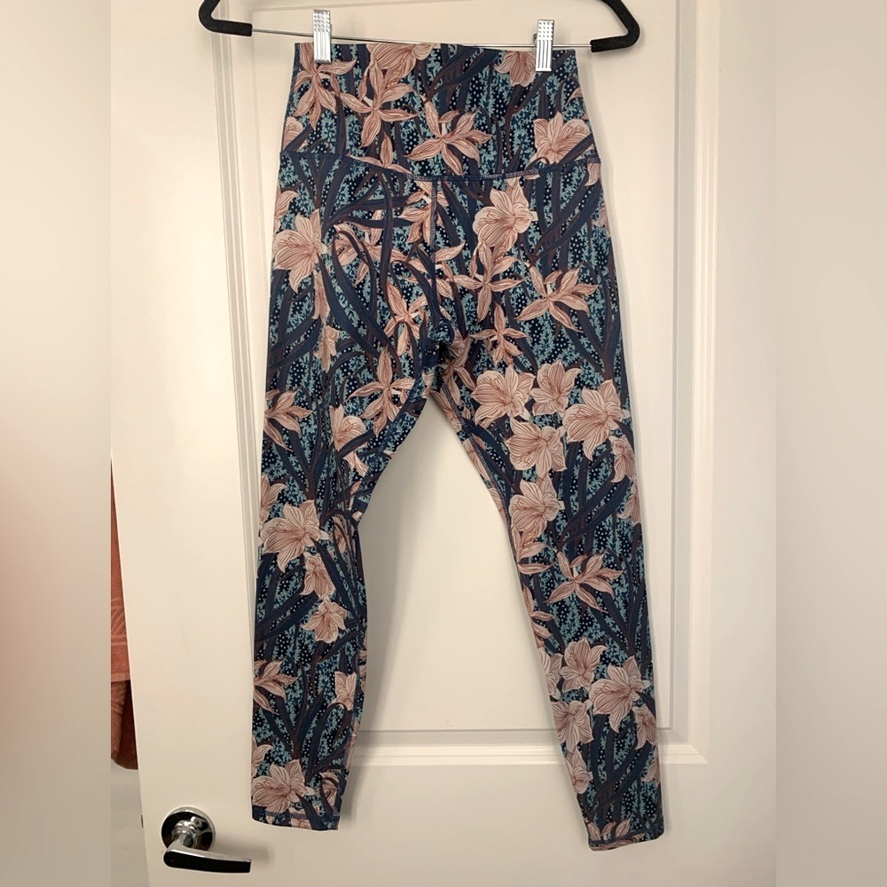 Glyder High Waisted 7/8 Leggings Size Small